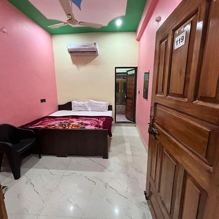 Chandrika Palace 500 Meter From Ayodhya Railway And Ram Mandir Εξωτερικό φωτογραφία