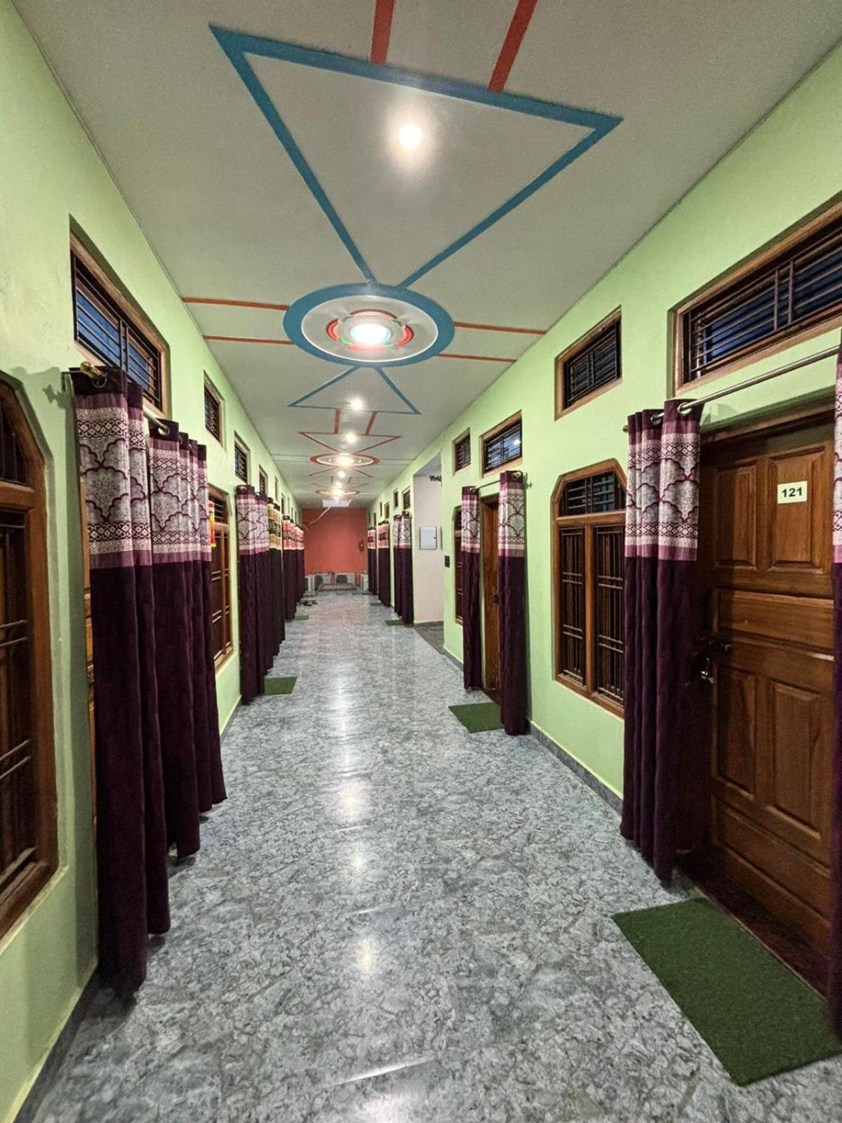 Chandrika Palace 500 Meter From Ayodhya Railway And Ram Mandir Εξωτερικό φωτογραφία